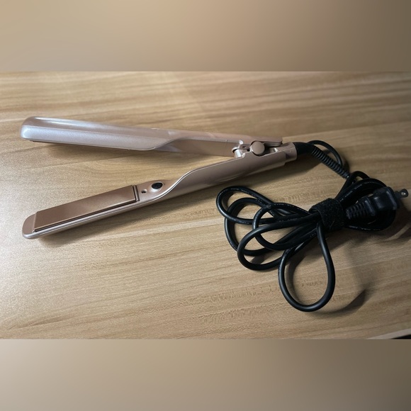 TYME HAIR IRON - Picture 4 of 4